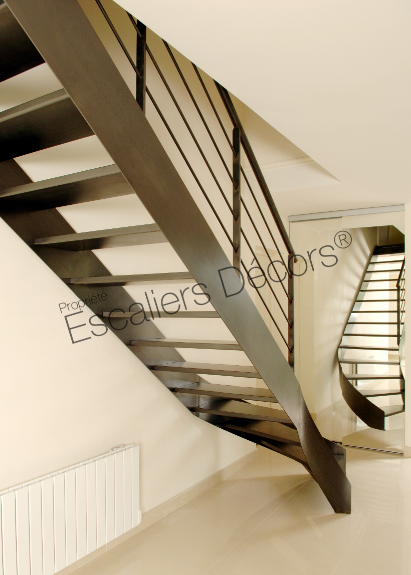 Photo DT40 - ESCA'DROIT® 1/4 Tournant Bas Balancé. Escalier intérieur métallique au design contemporain - vue 2